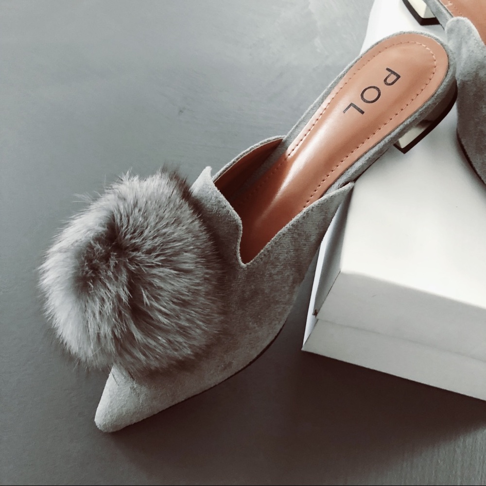 Size 5.5✨Suede Pom Pom Mules